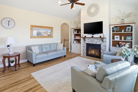 Tiny photo for 9483 N AVANYU DR, Cedar Hills, UT 84062 (MLS # 2132503)