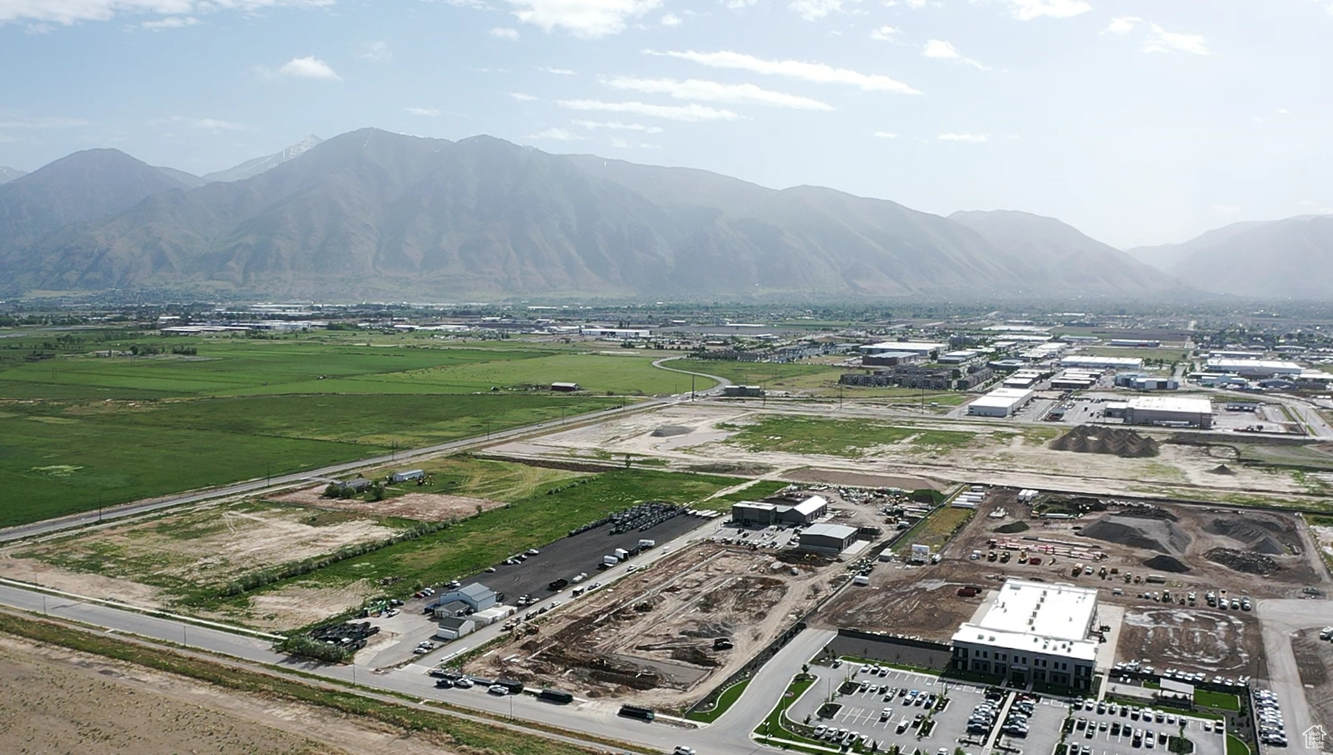 DB INDUSTRIAL - Commercial Lease