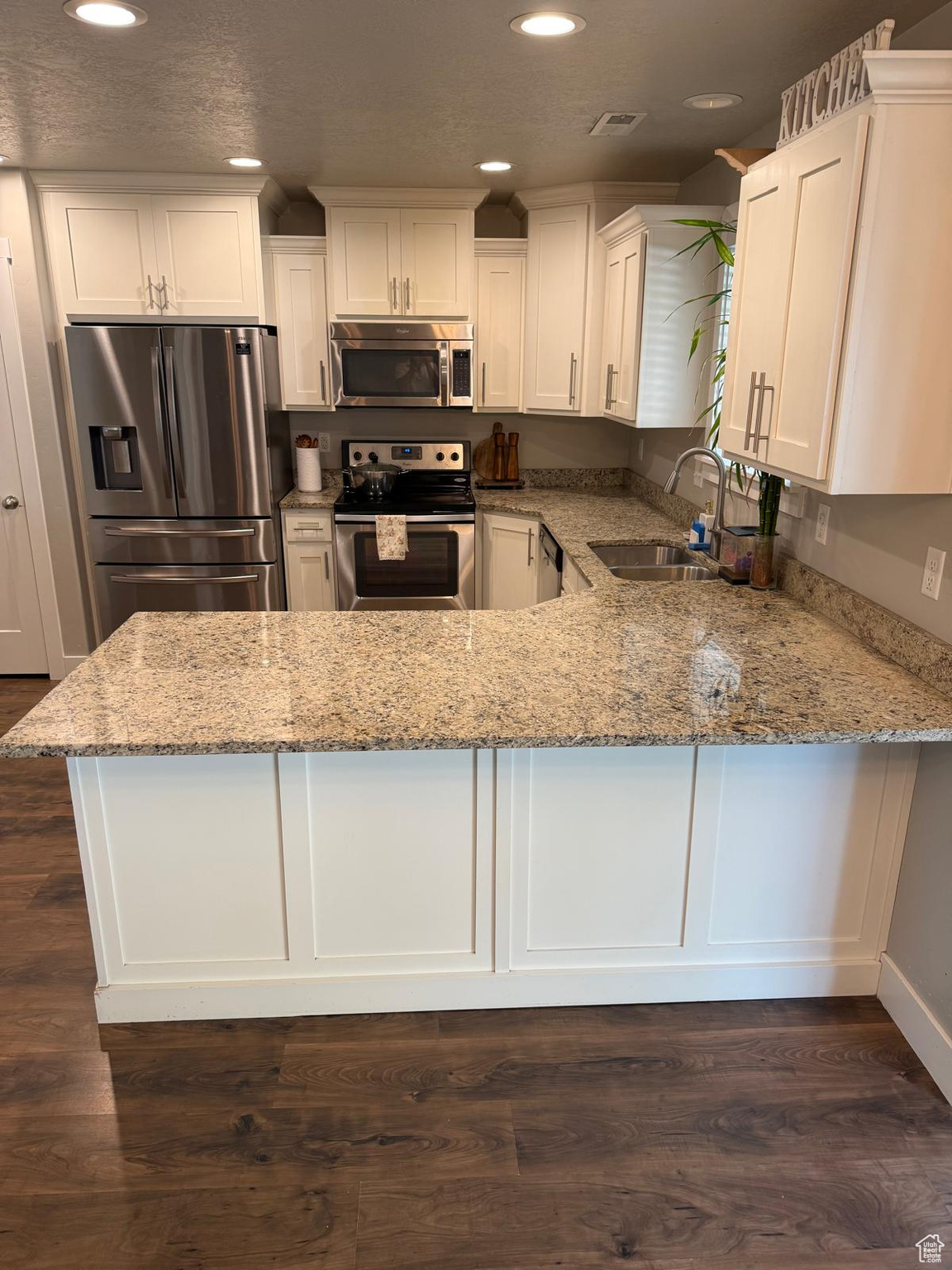 WEST VIEW AMD - Residential