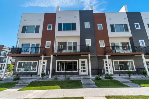 Townhouse For Sale - 4564 W Lonely Grove Ct<br/> West Valley City, UT 84120