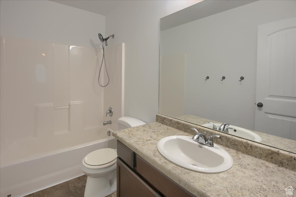 MILLBURN MANOR - Residential