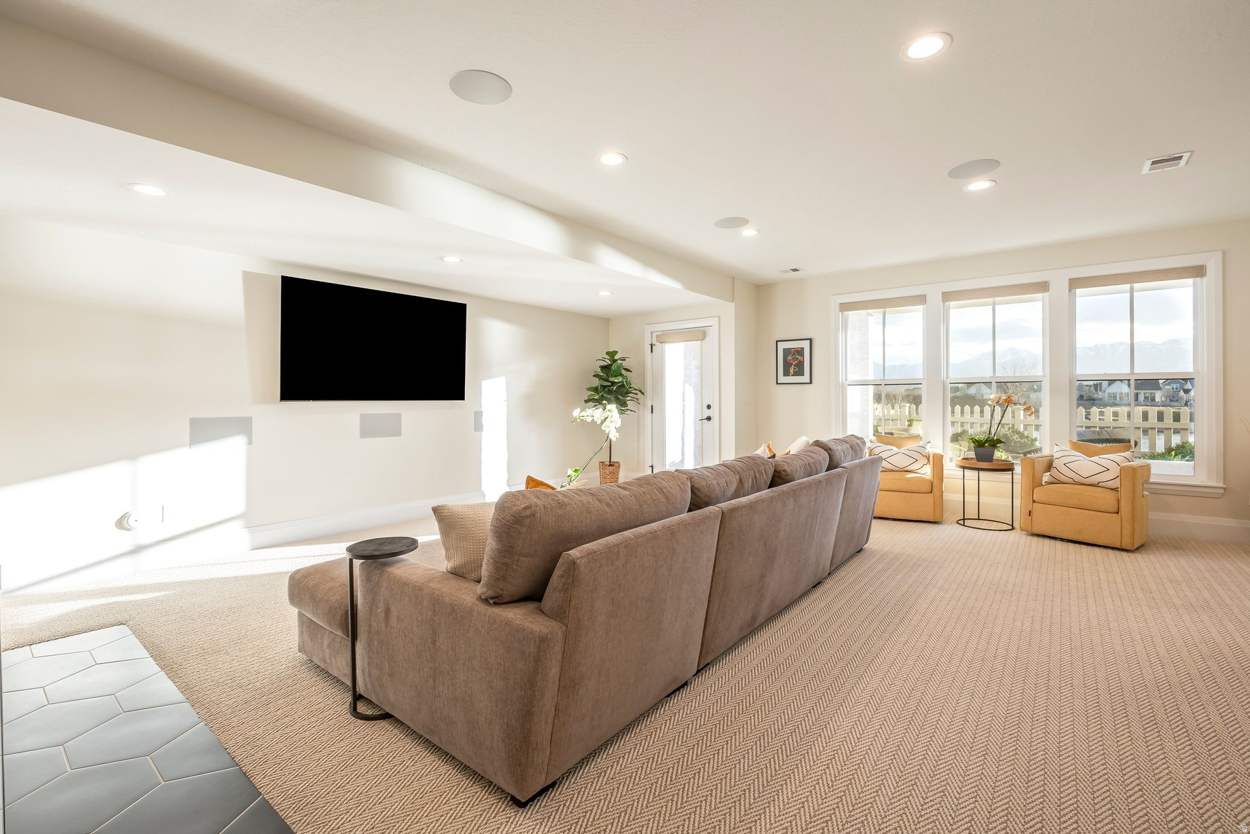 DAYBREAK - Residential