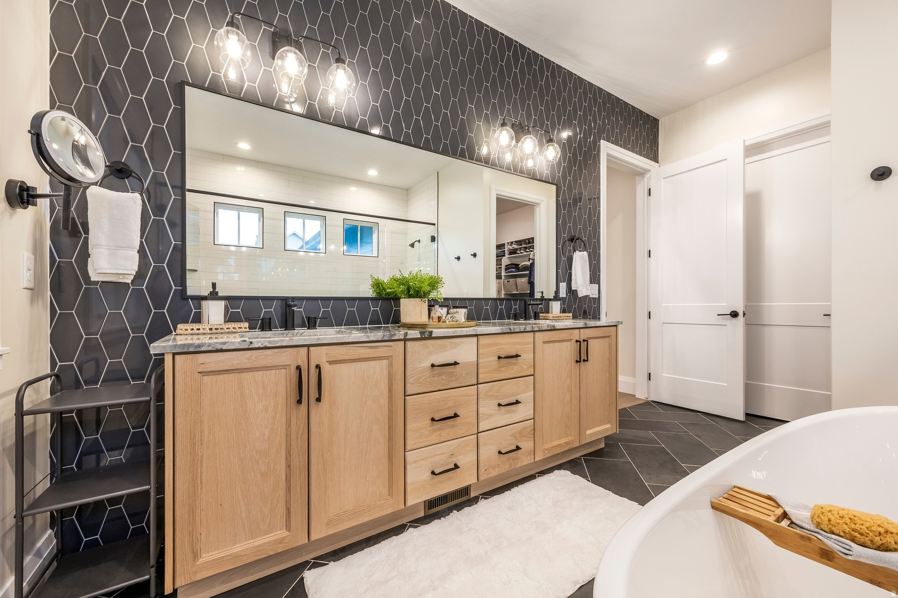 DAYBREAK - Residential