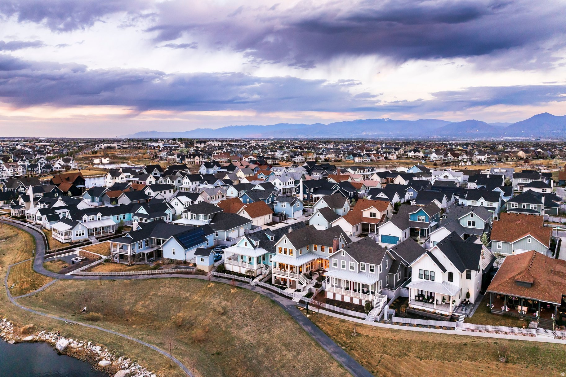 DAYBREAK - Residential