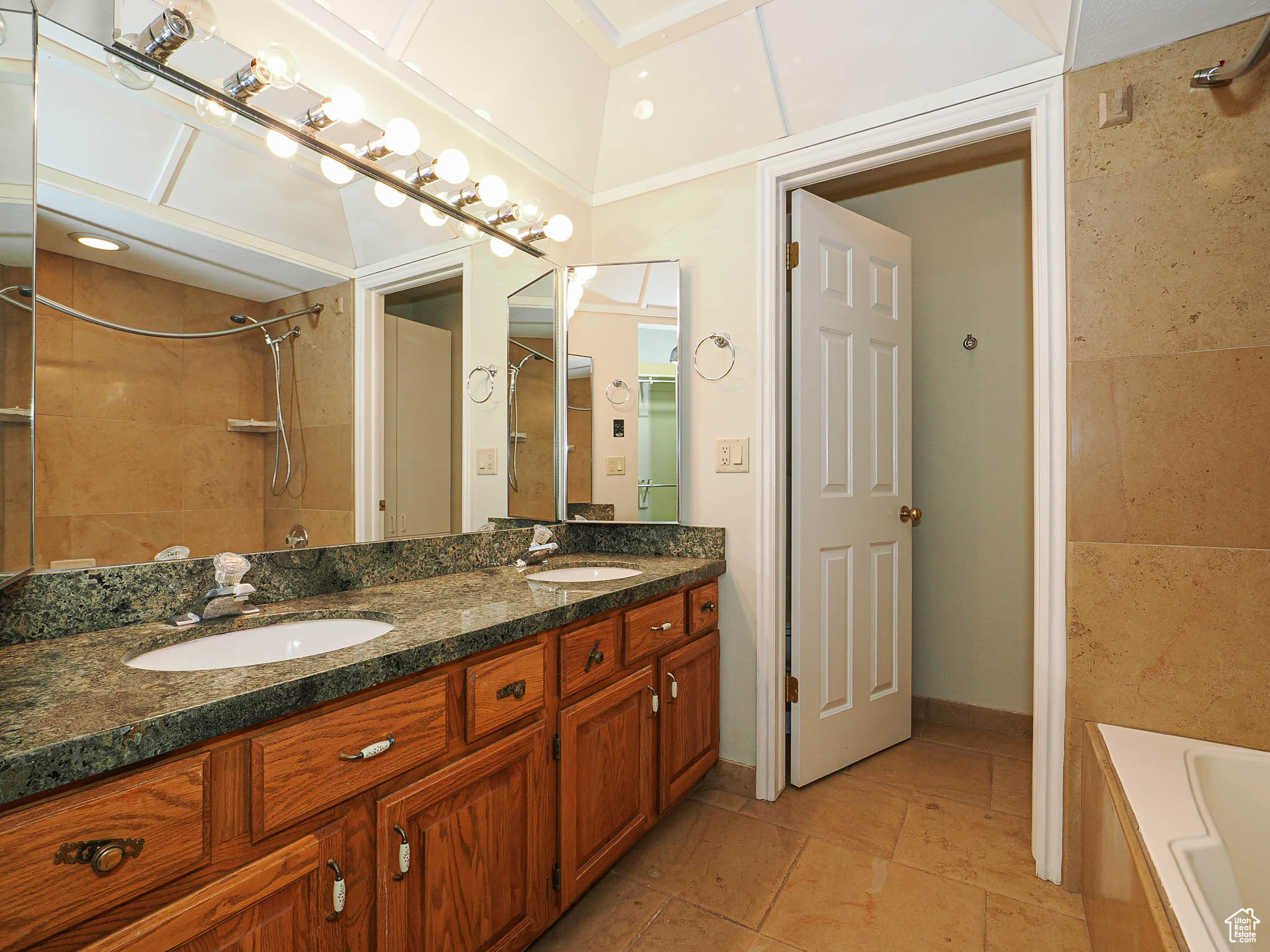 FAIR MEADOWS - Residential