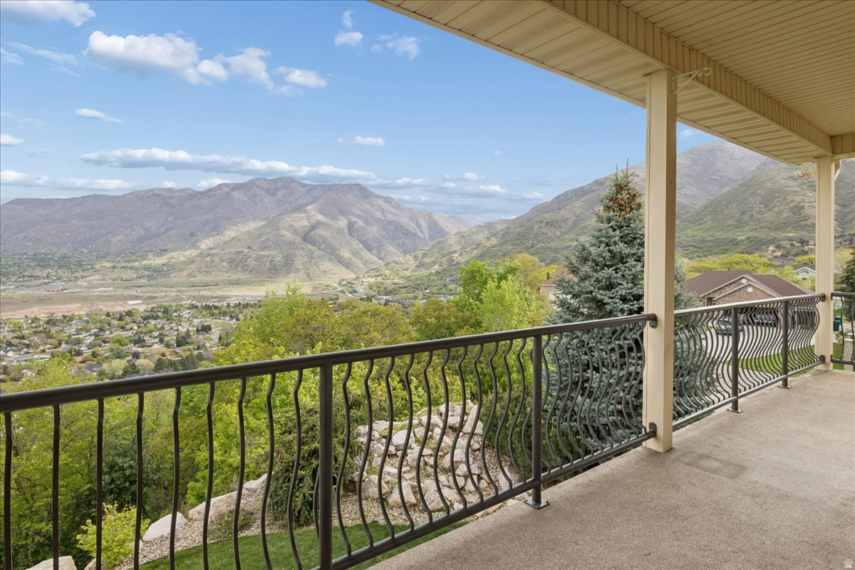 OAK MEADOWS - Residential