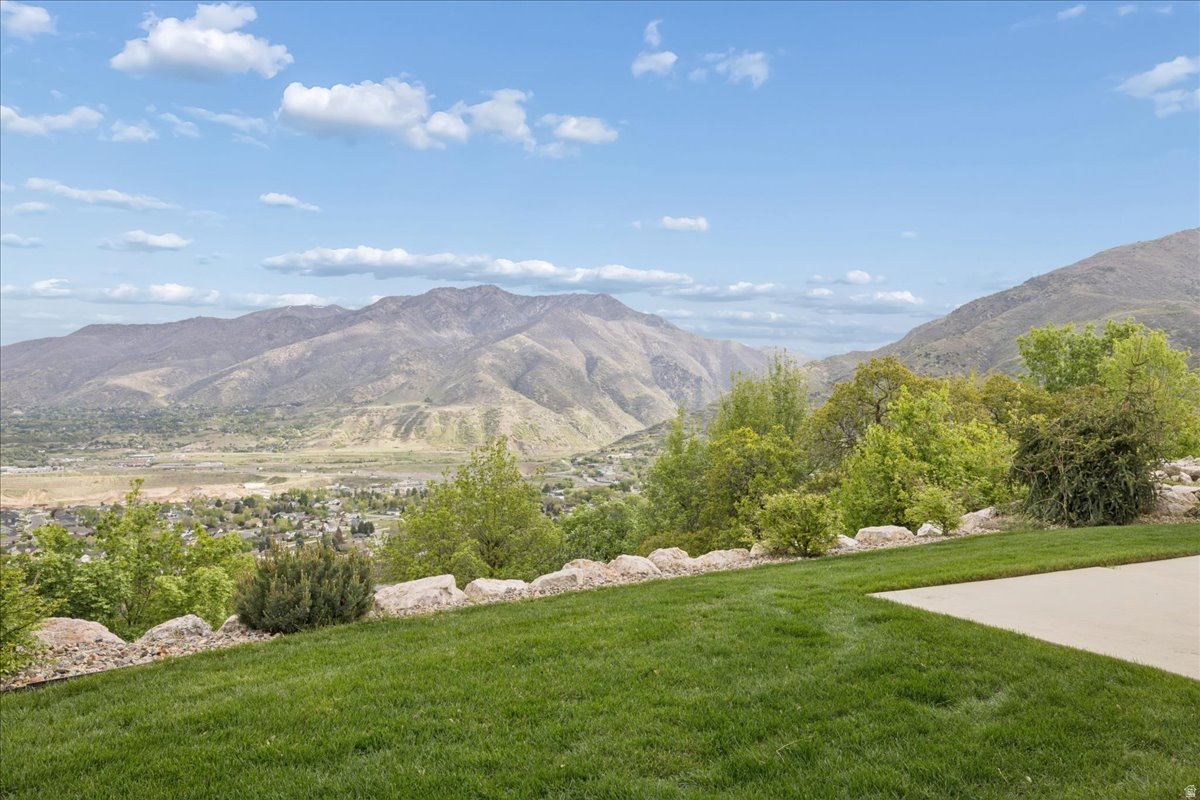 OAK MEADOWS - Residential