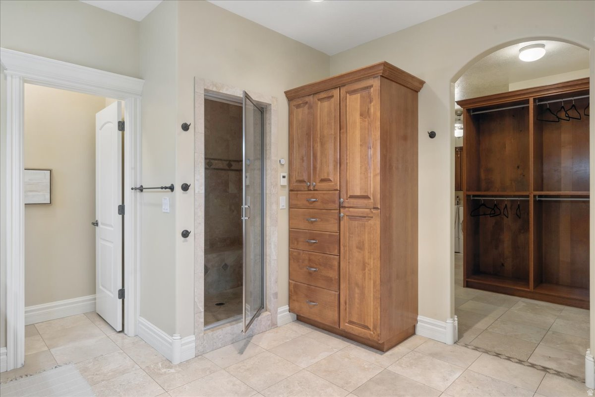 OAK MEADOWS - Residential