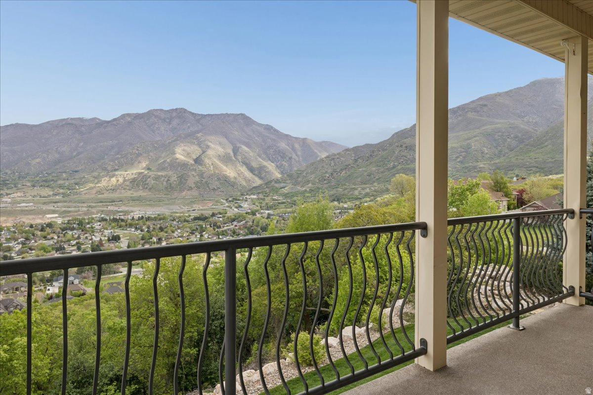 OAK MEADOWS - Residential