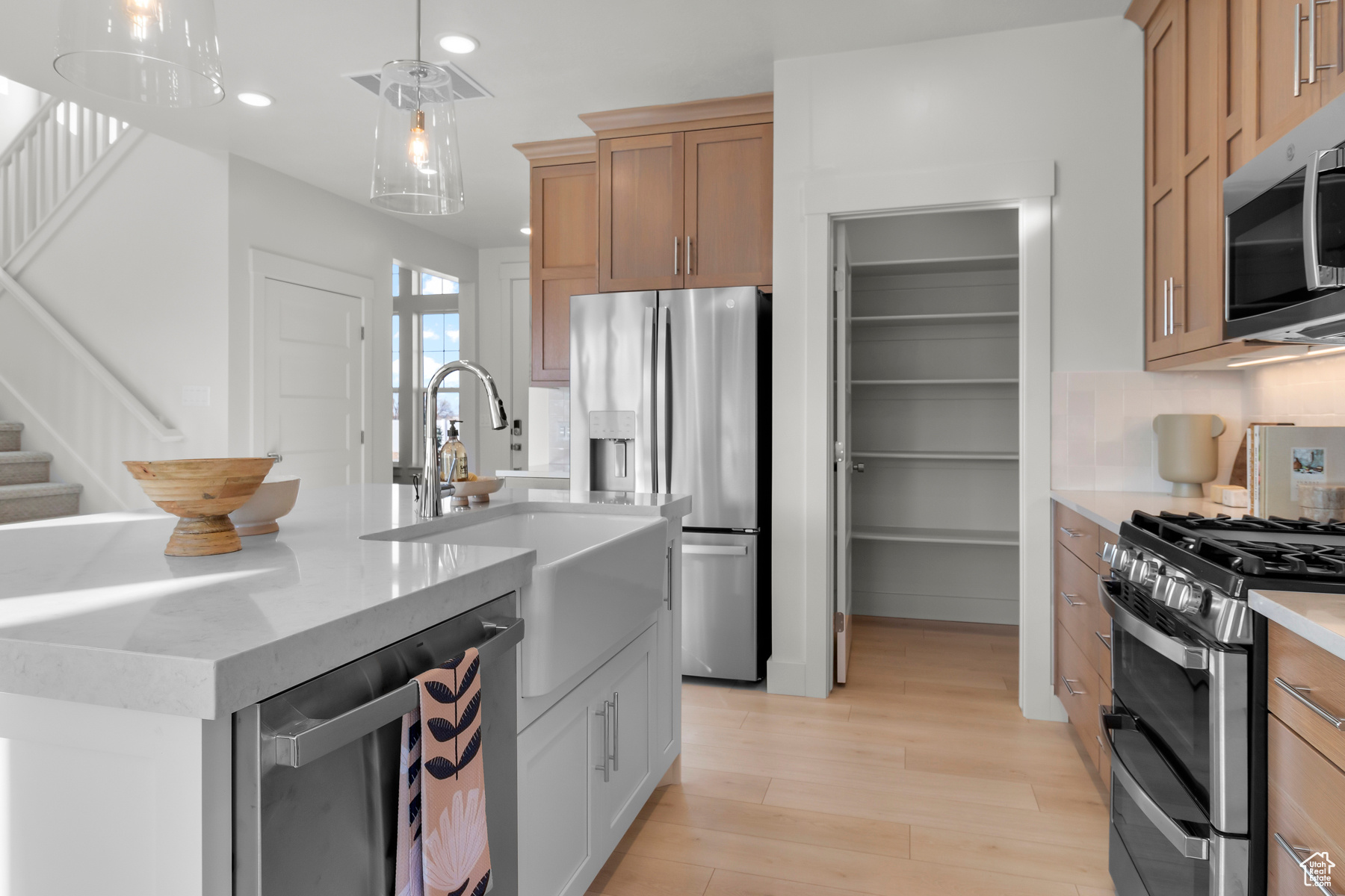 RIVERS EDGE - Residential