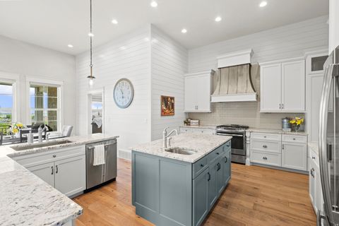 Tiny photo for 381 E 1260 S, Salem, UT 84653 (MLS # 2156885)