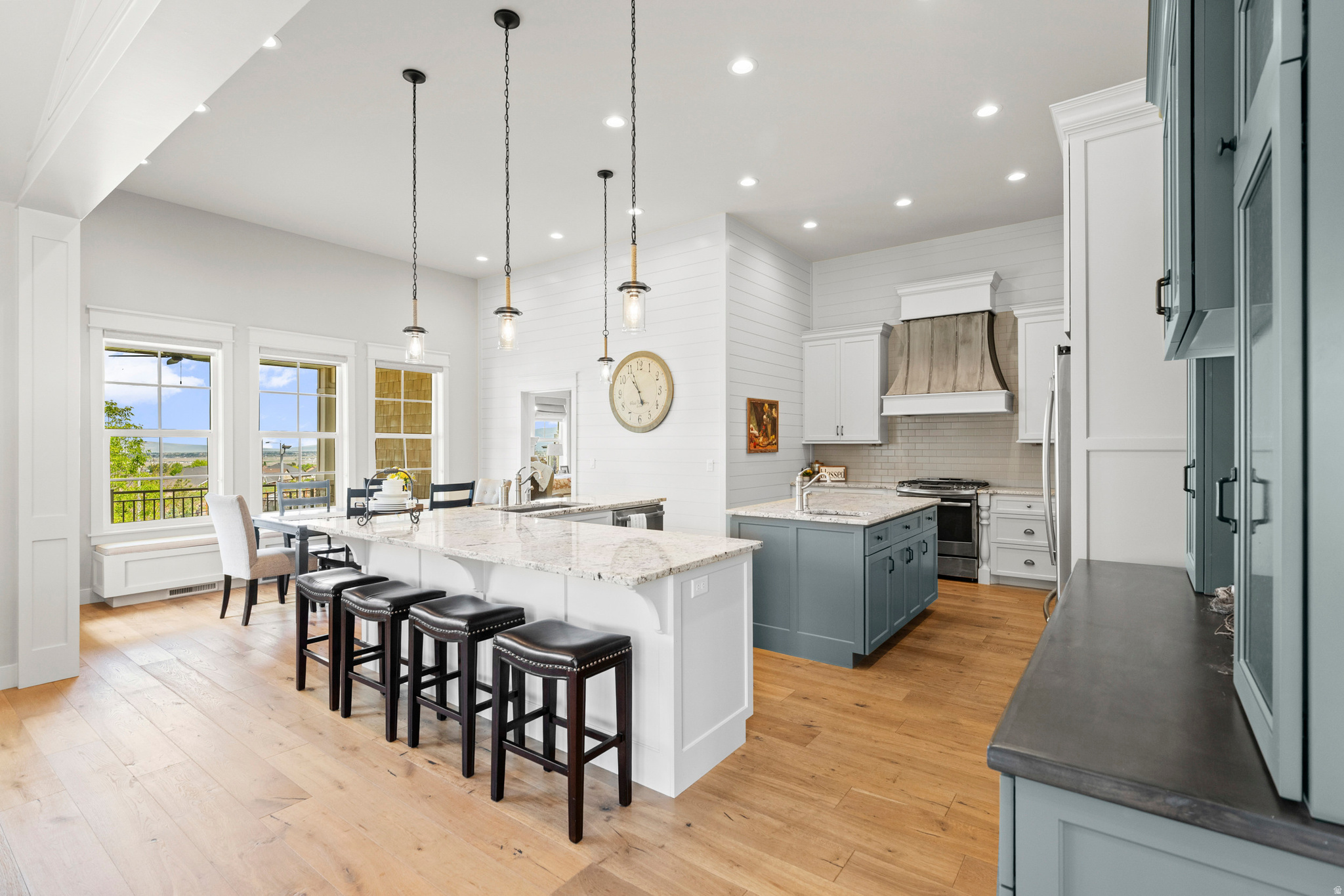MOUNTAIN VIEW - Residential