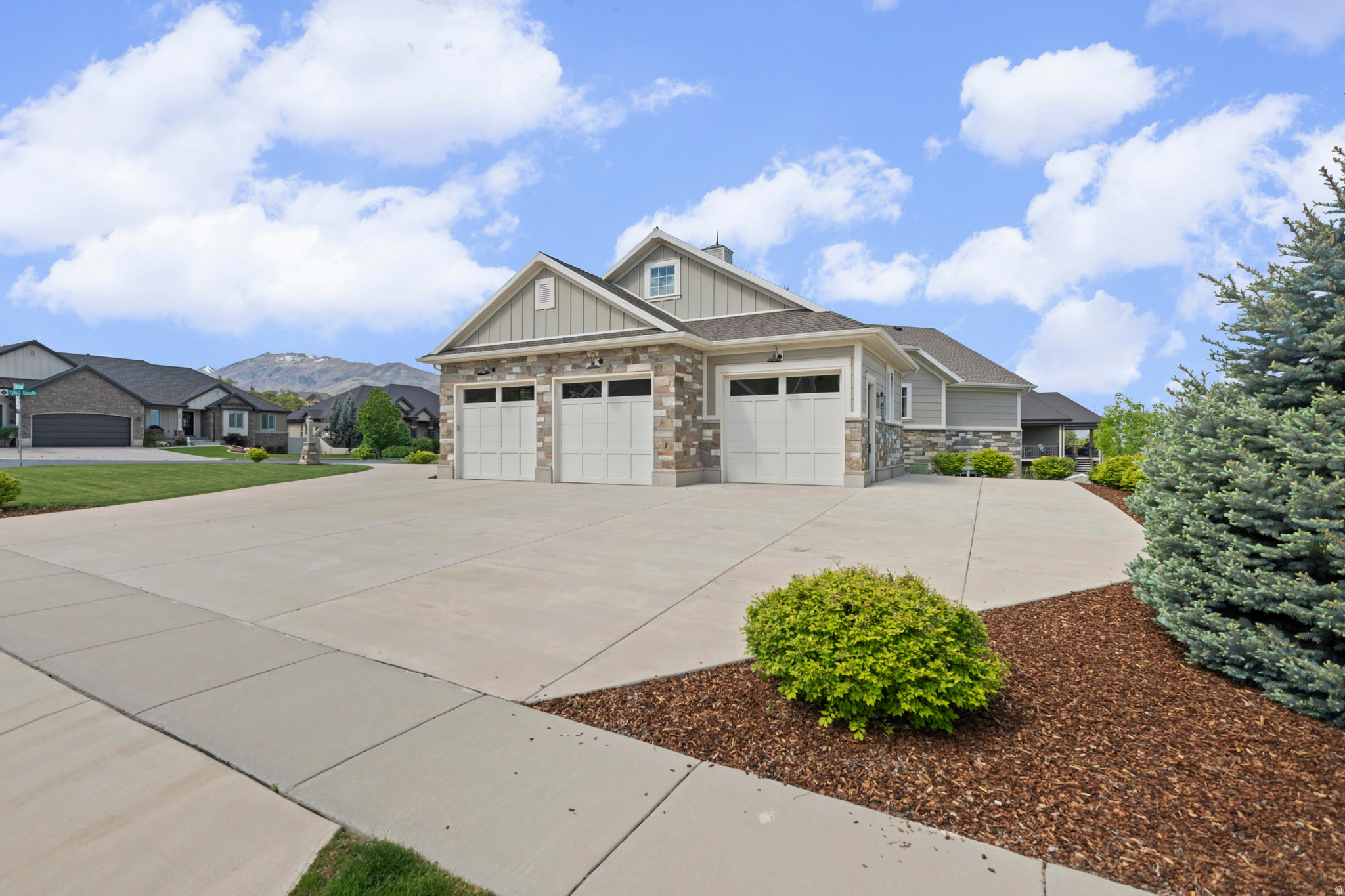 MOUNTAIN VIEW - Residential