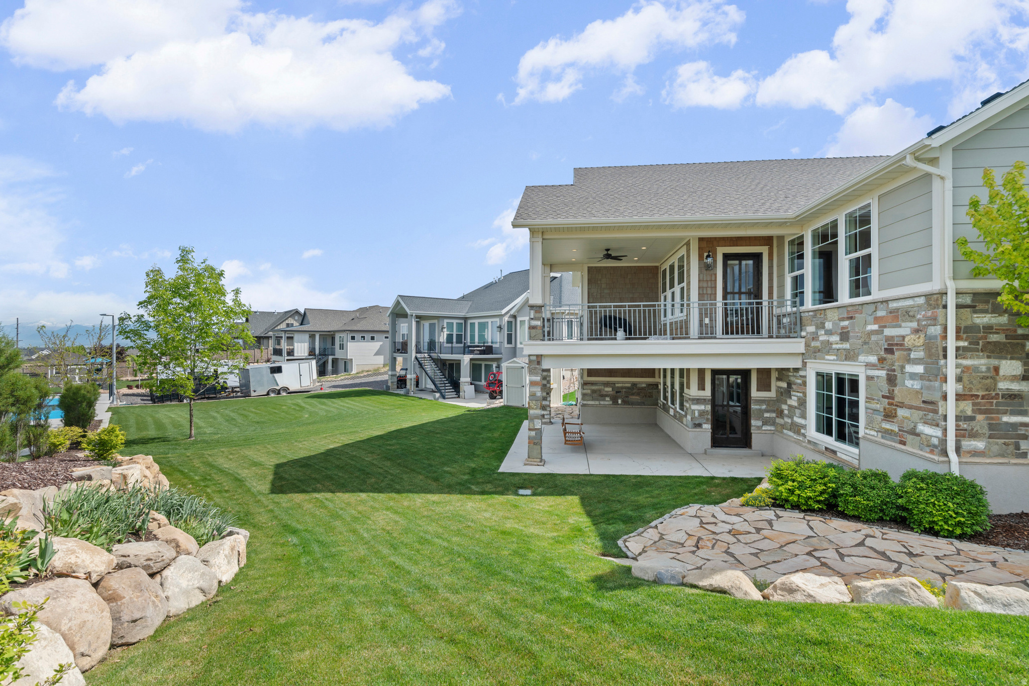 MOUNTAIN VIEW - Residential
