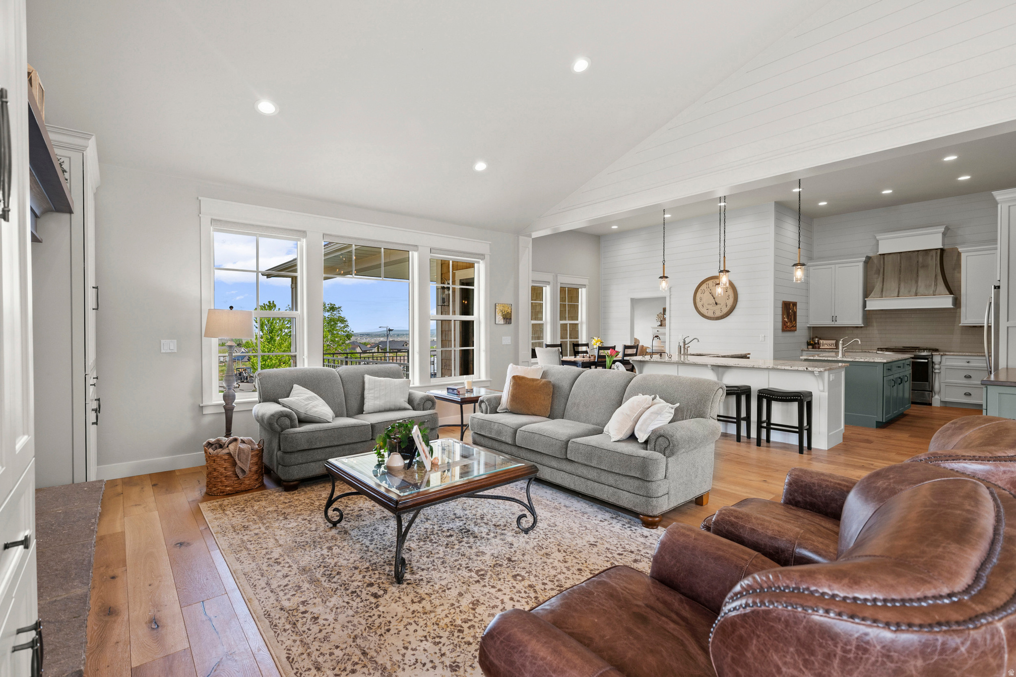 MOUNTAIN VIEW - Residential