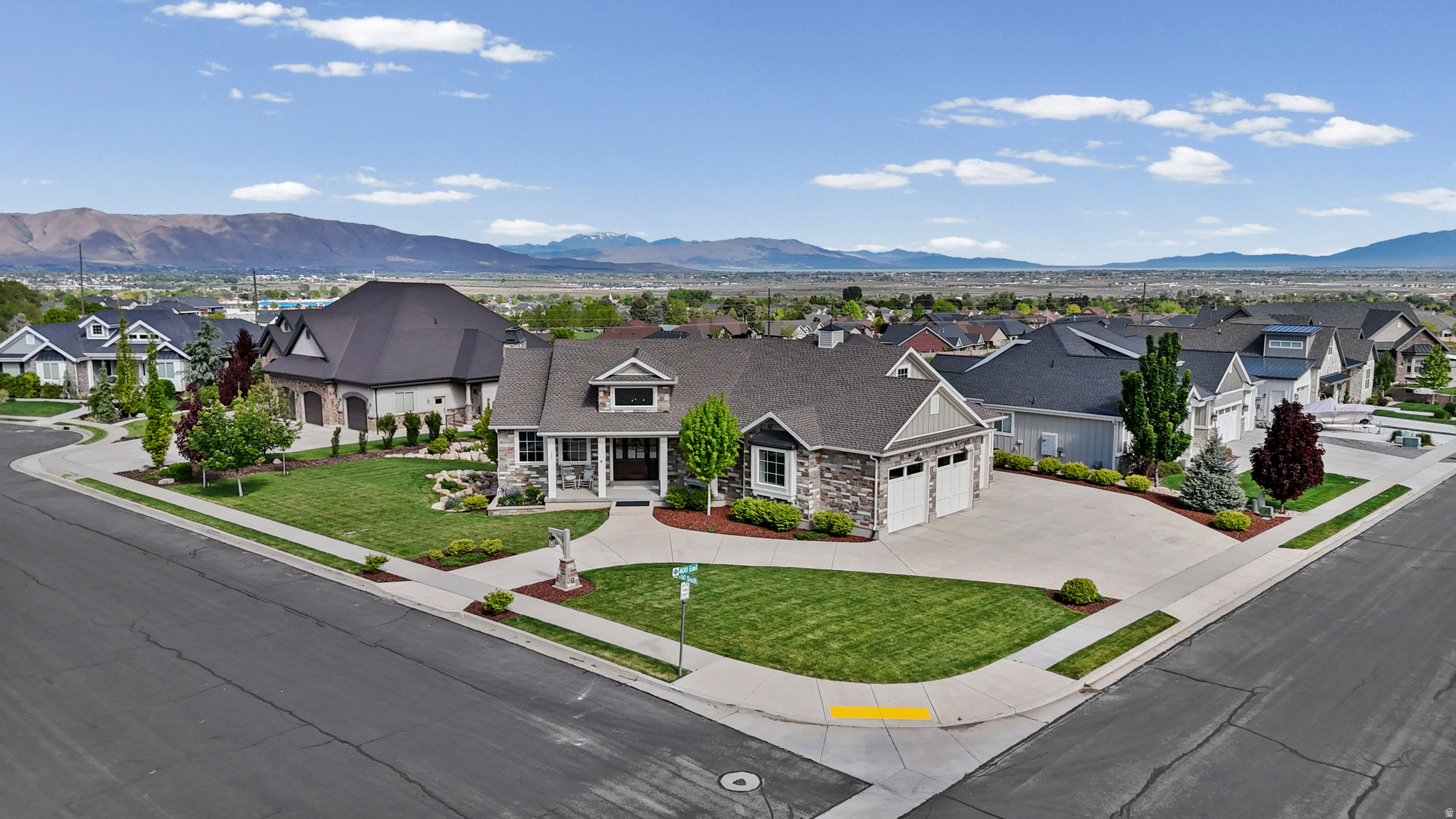 MOUNTAIN VIEW - Residential