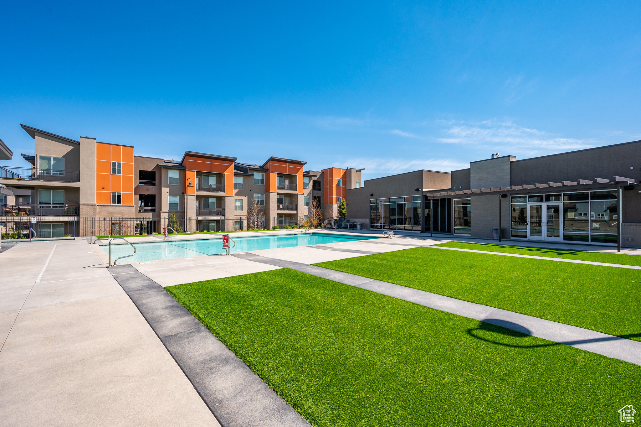 ROOFTOPS @ 7800 - Residential