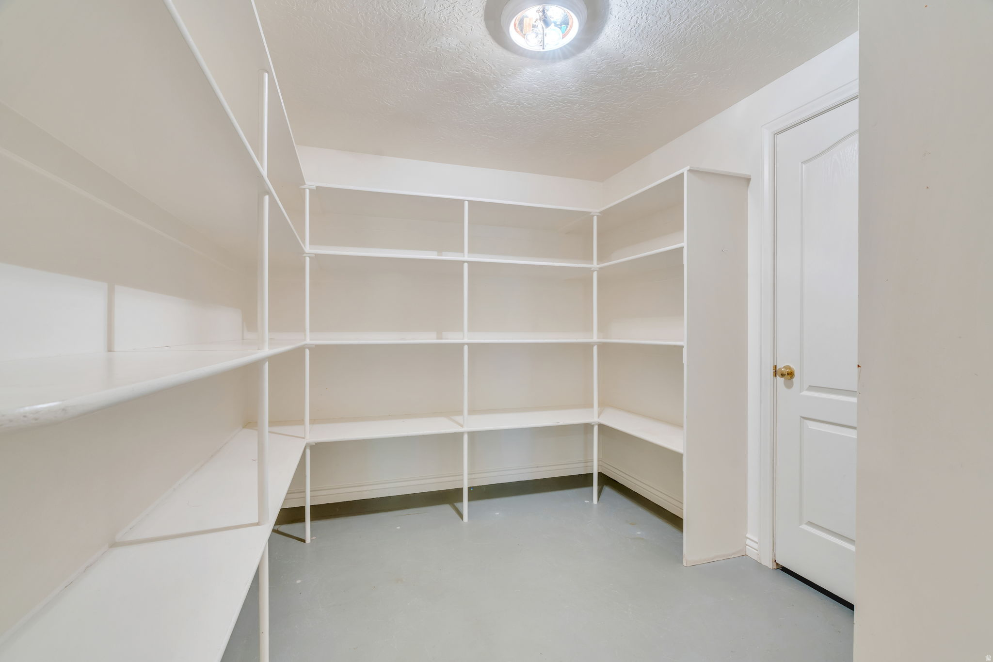 KNOLLCREST - Residential