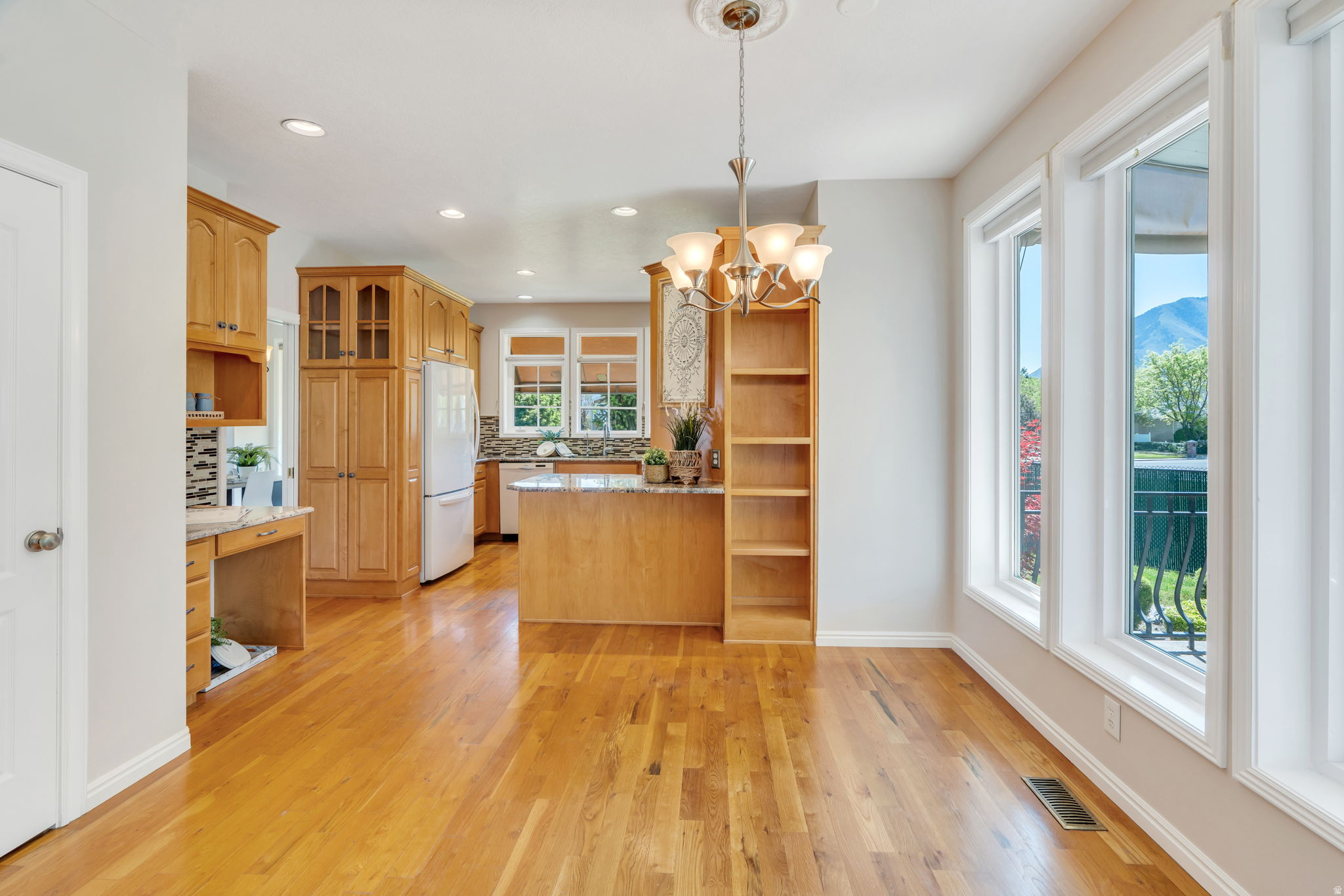 KNOLLCREST - Residential