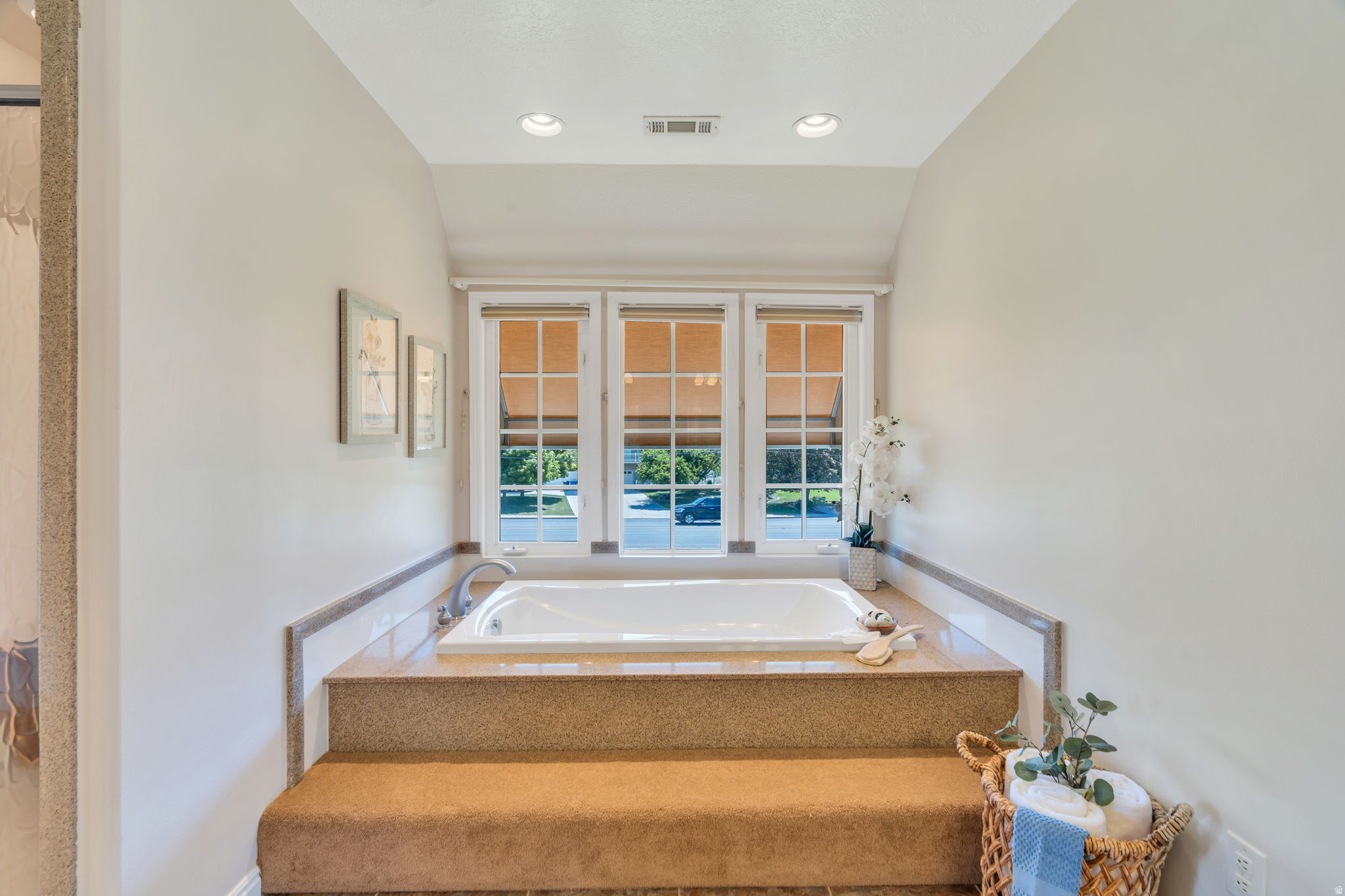 KNOLLCREST - Residential