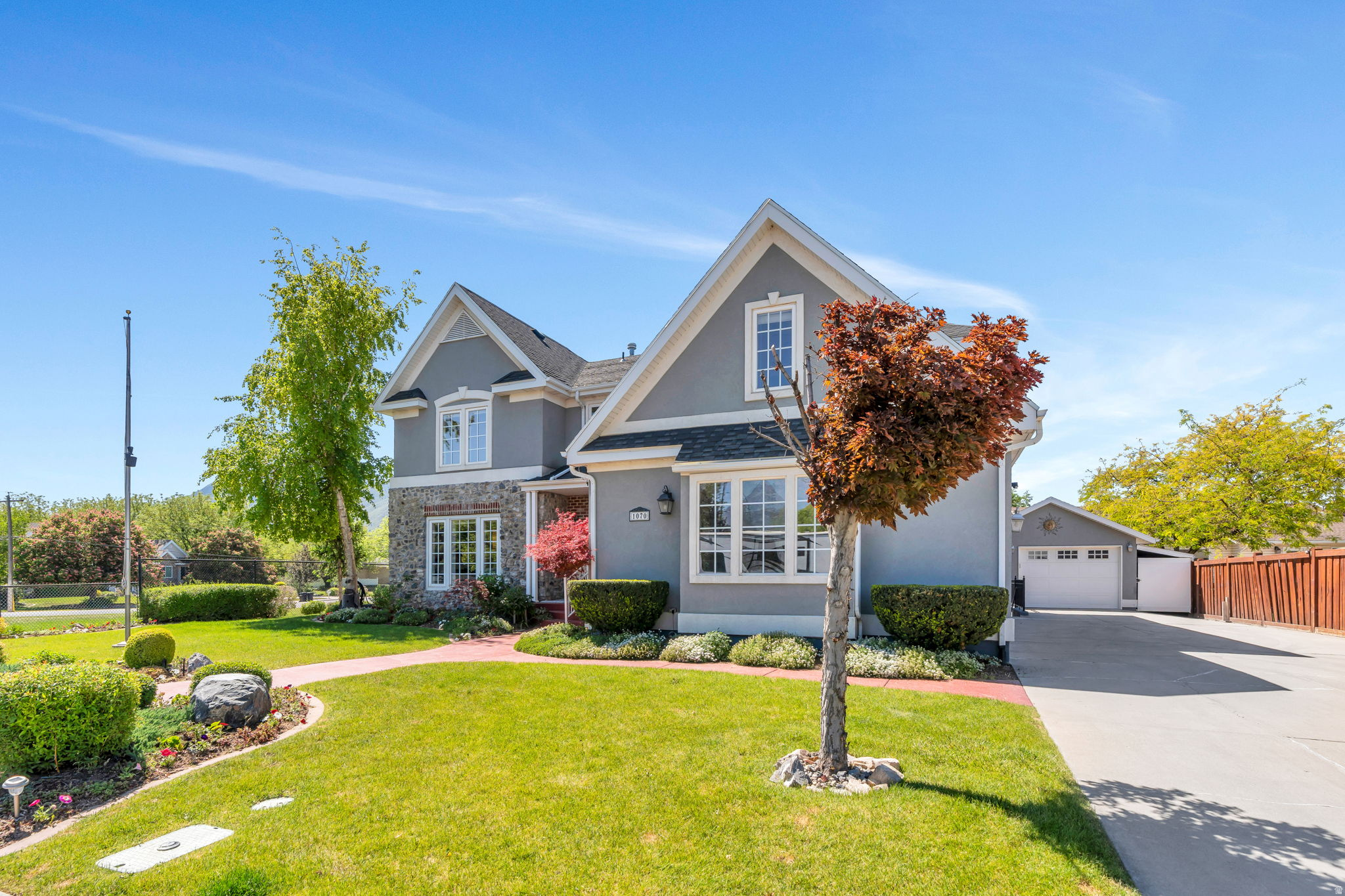 KNOLLCREST - Residential