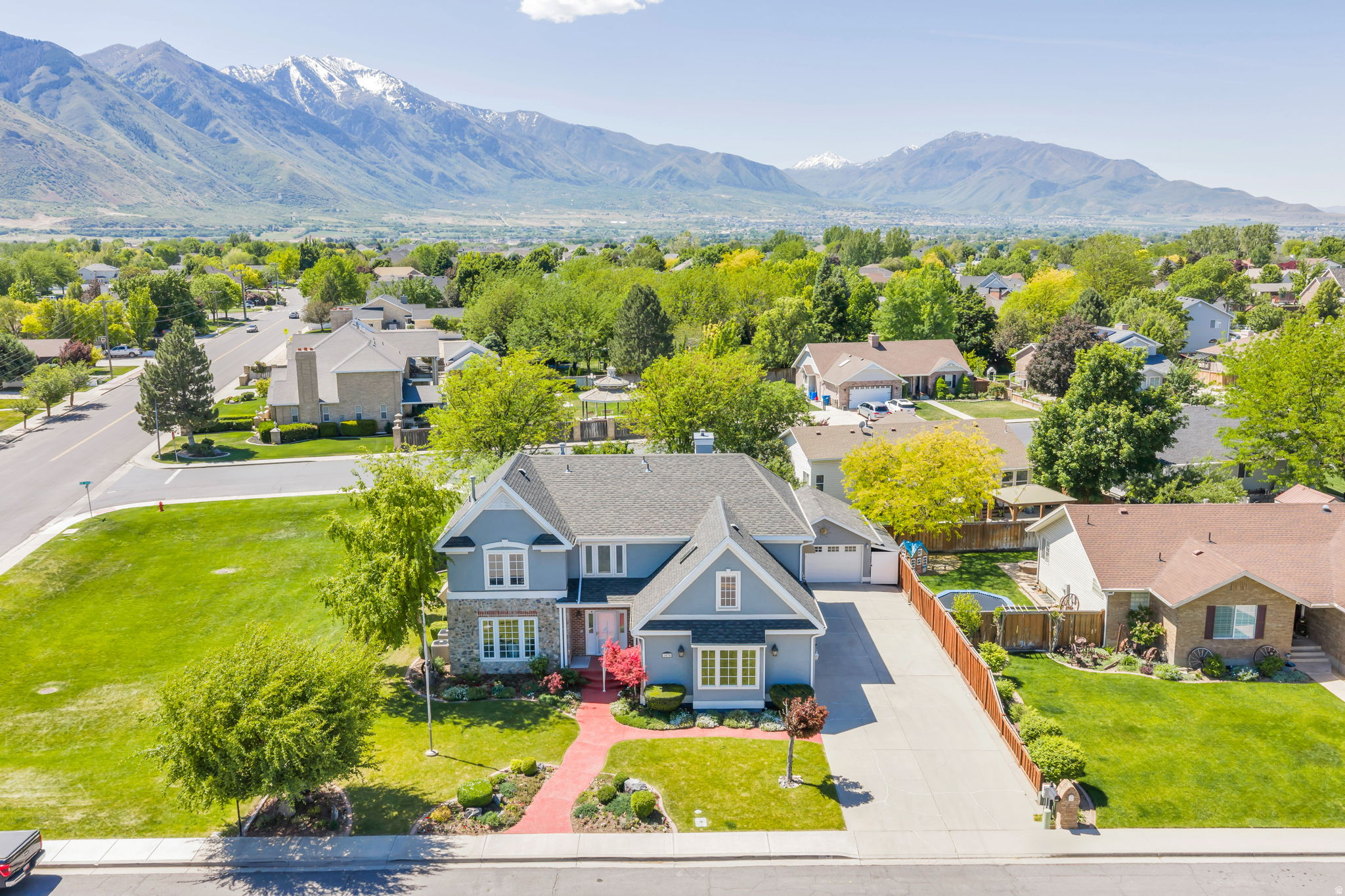 KNOLLCREST - Residential