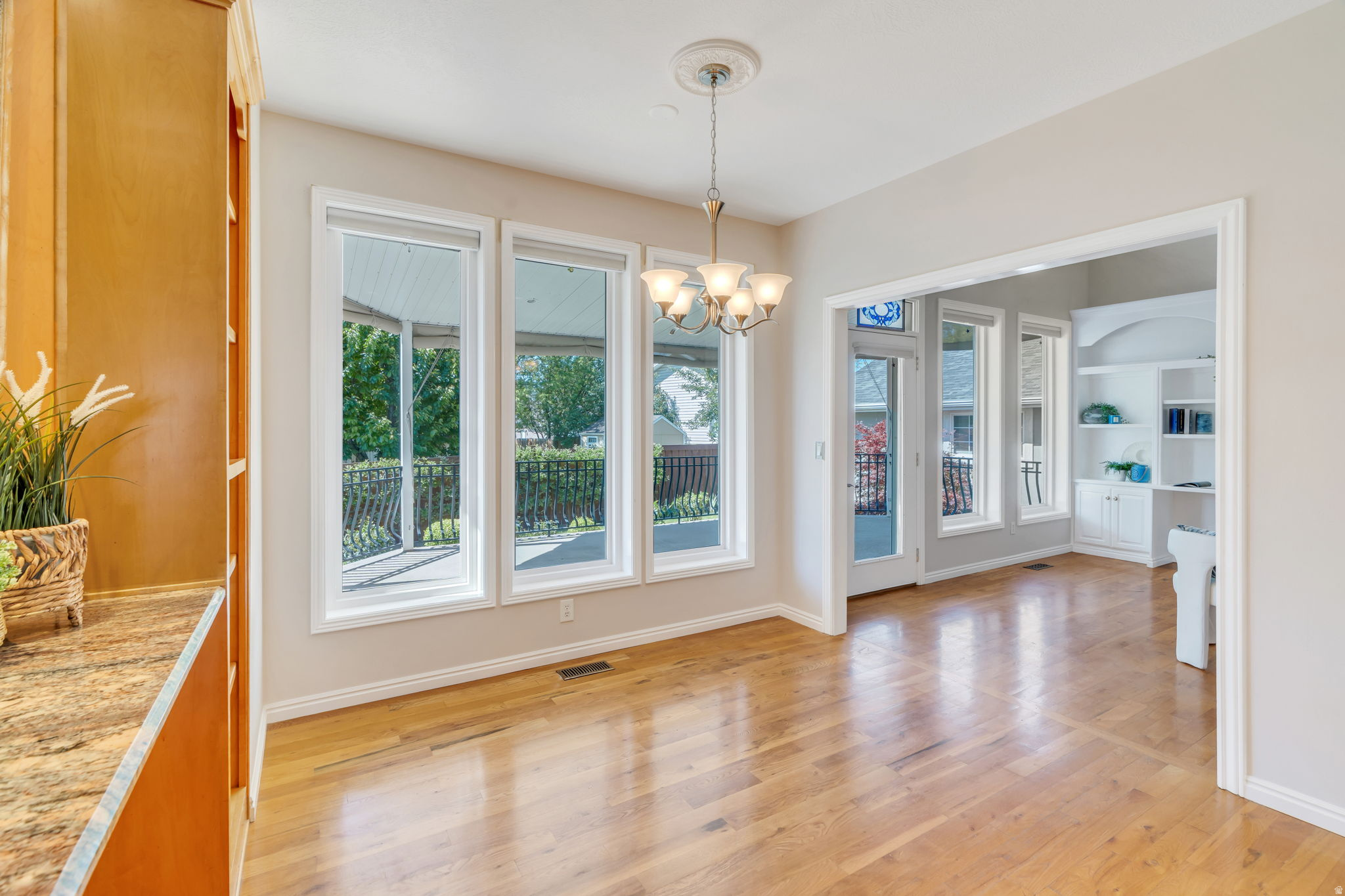 KNOLLCREST - Residential