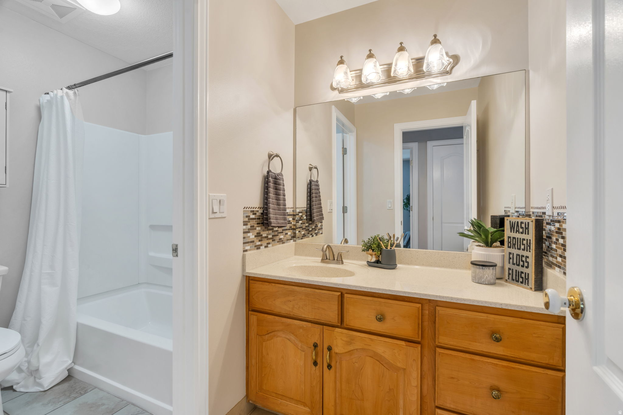 KNOLLCREST - Residential