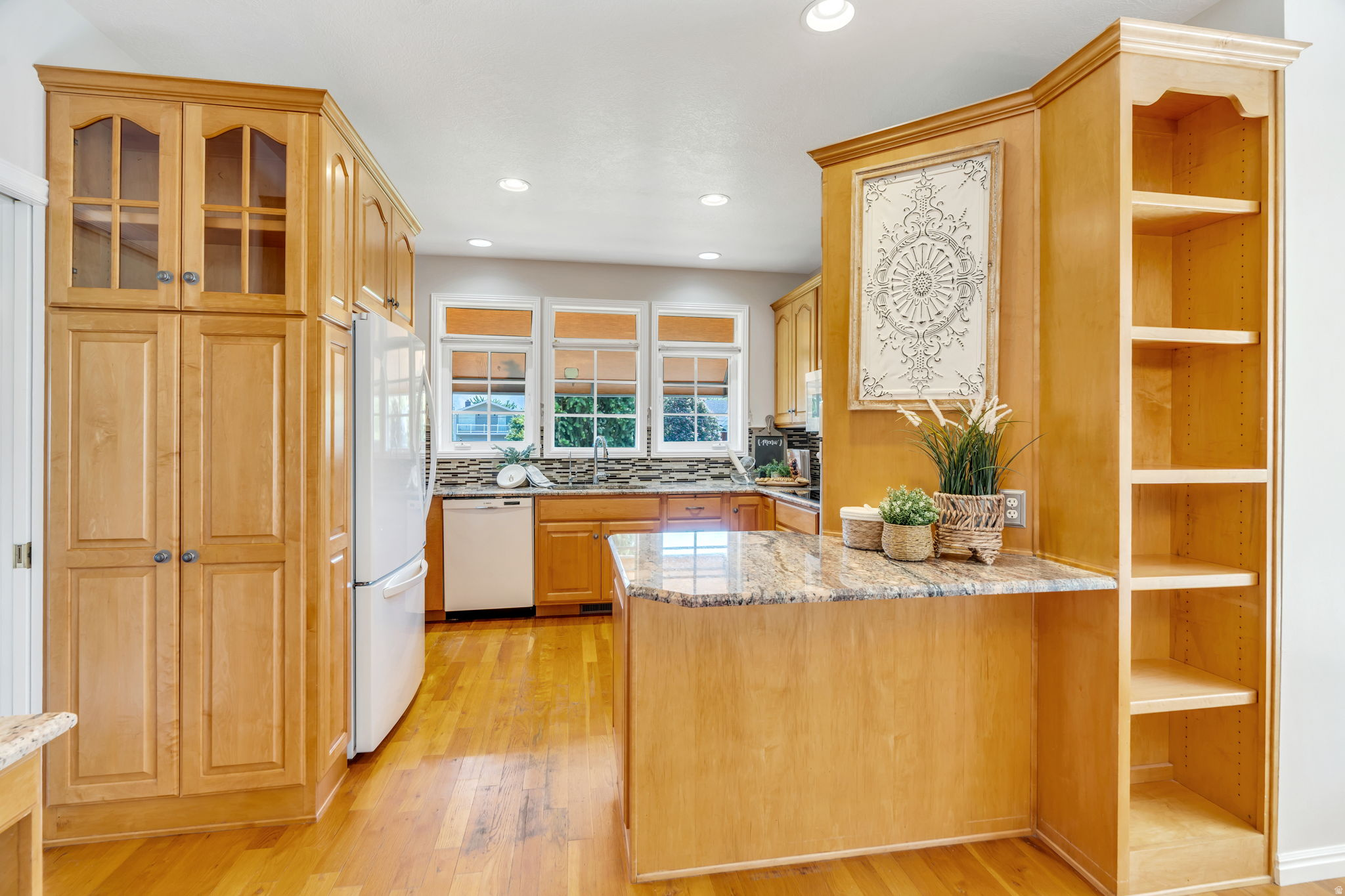 KNOLLCREST - Residential