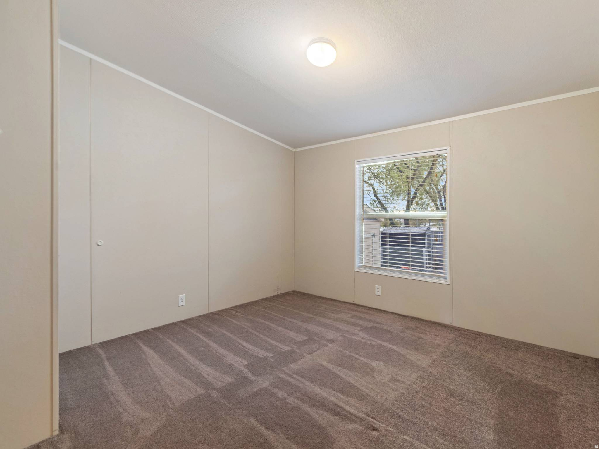 ROLLING HILLS - Residential