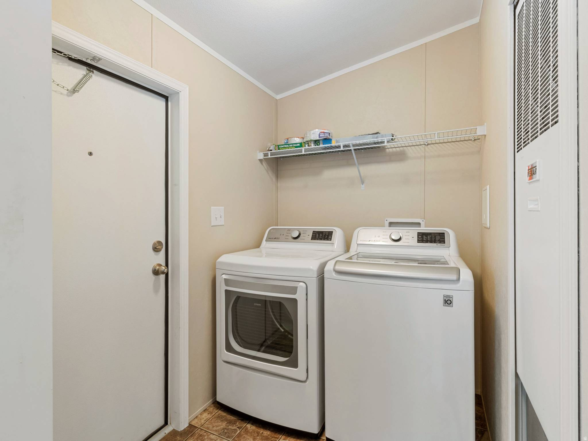 ROLLING HILLS - Residential