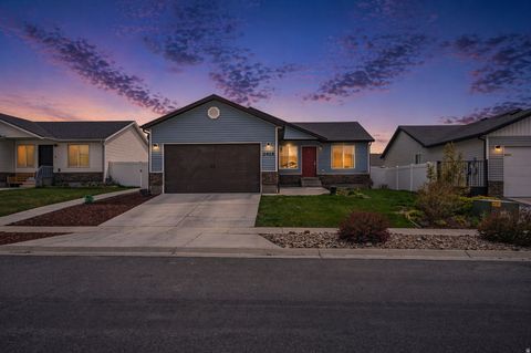Tiny photo for 2428 E JIM BRIDGER DR, Eagle Mountain, UT 84005 (MLS # 2153291)
