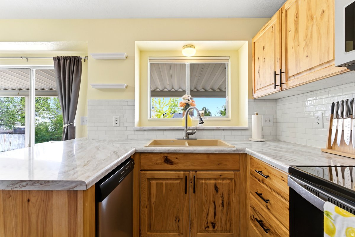 KATIE'S PLACE - Residential
