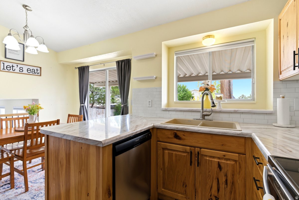 KATIE'S PLACE - Residential