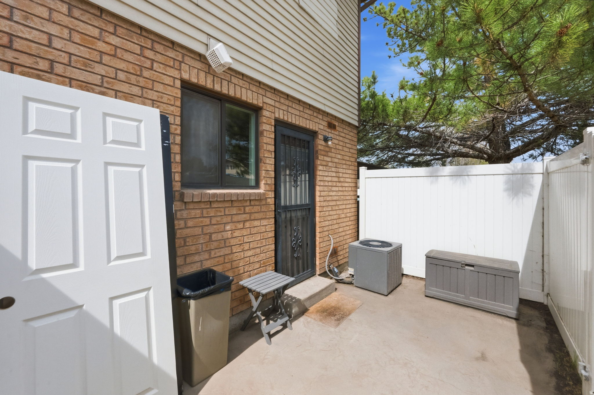 REDWOOD VILLAGE - Residential