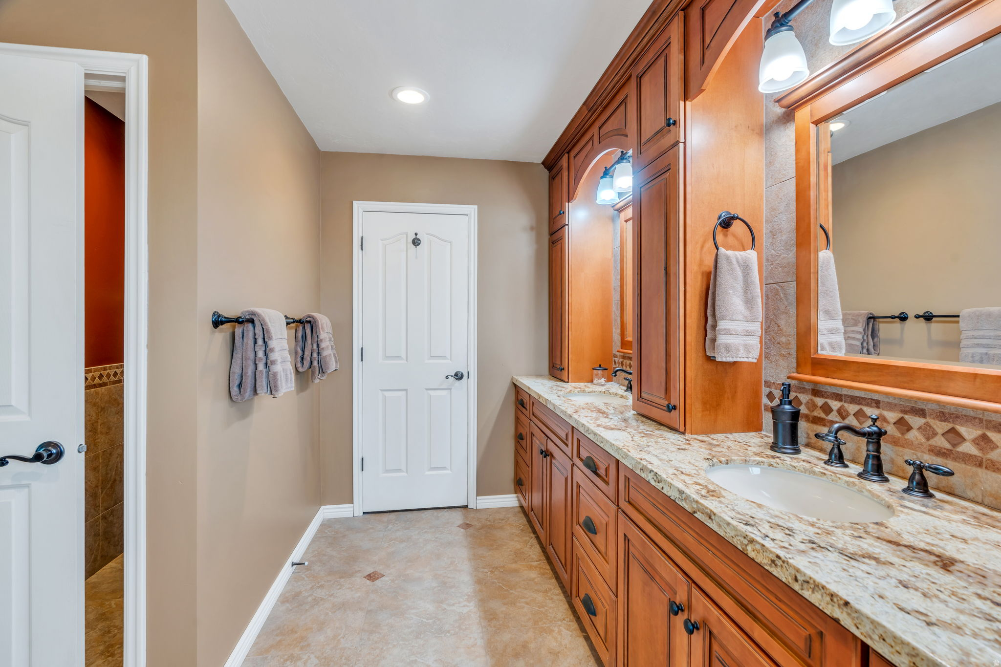 EDEN VIEW - Residential