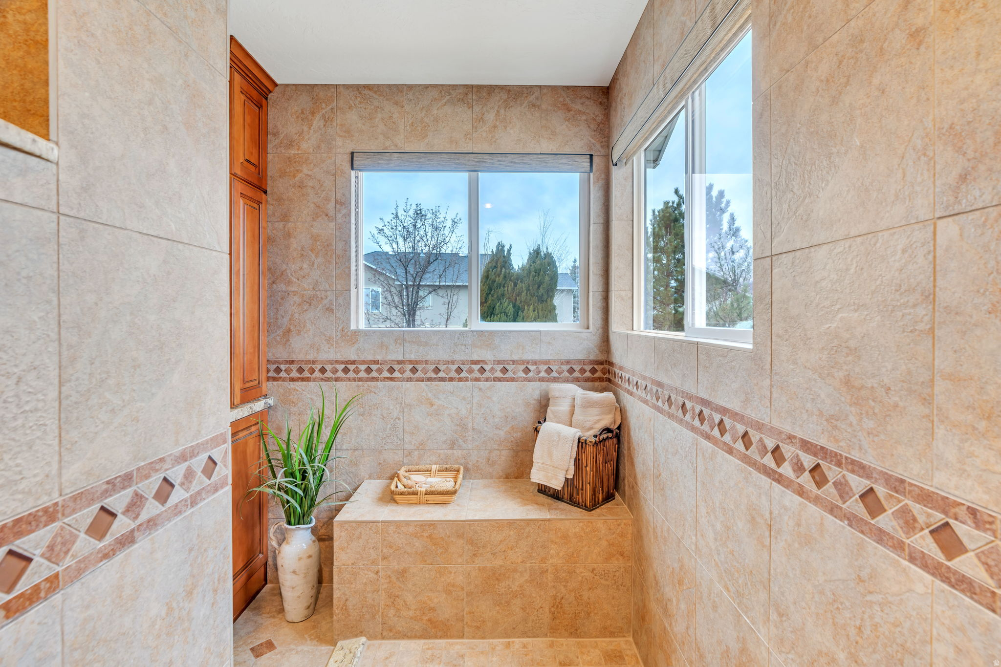 EDEN VIEW - Residential