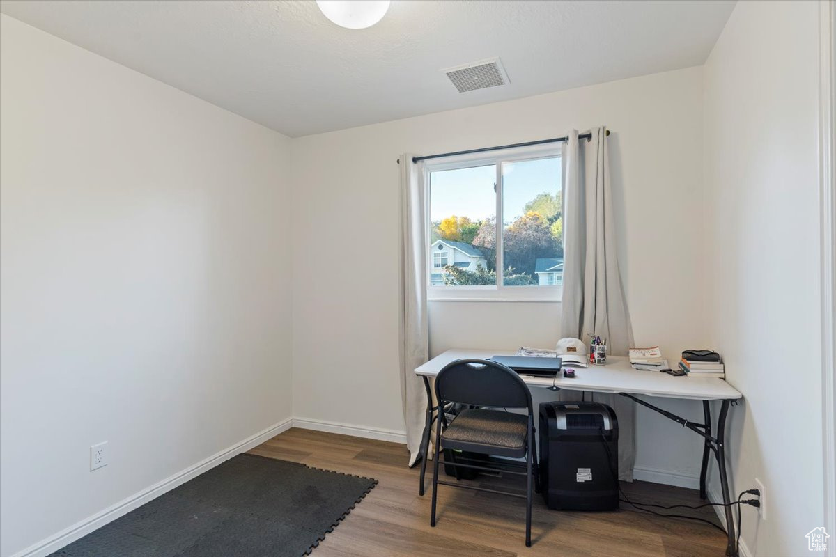 COUNTRY CREEK ESTATE - Residential