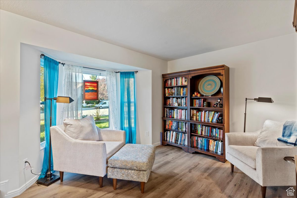 COUNTRY CREEK ESTATE - Residential