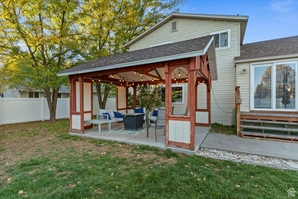 COUNTRY CREEK ESTATE - Residential