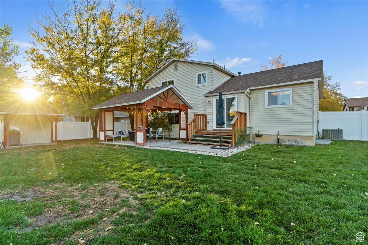 COUNTRY CREEK ESTATE - Residential