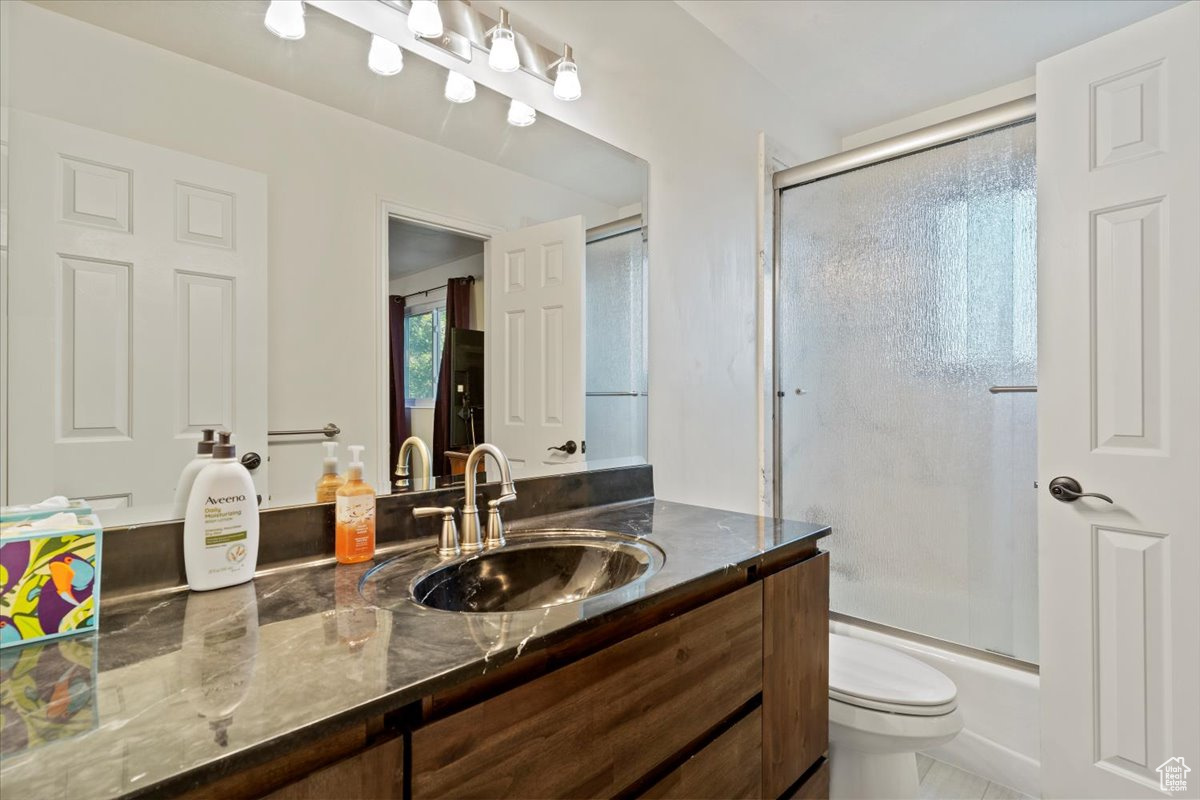 COUNTRY CREEK ESTATE - Residential