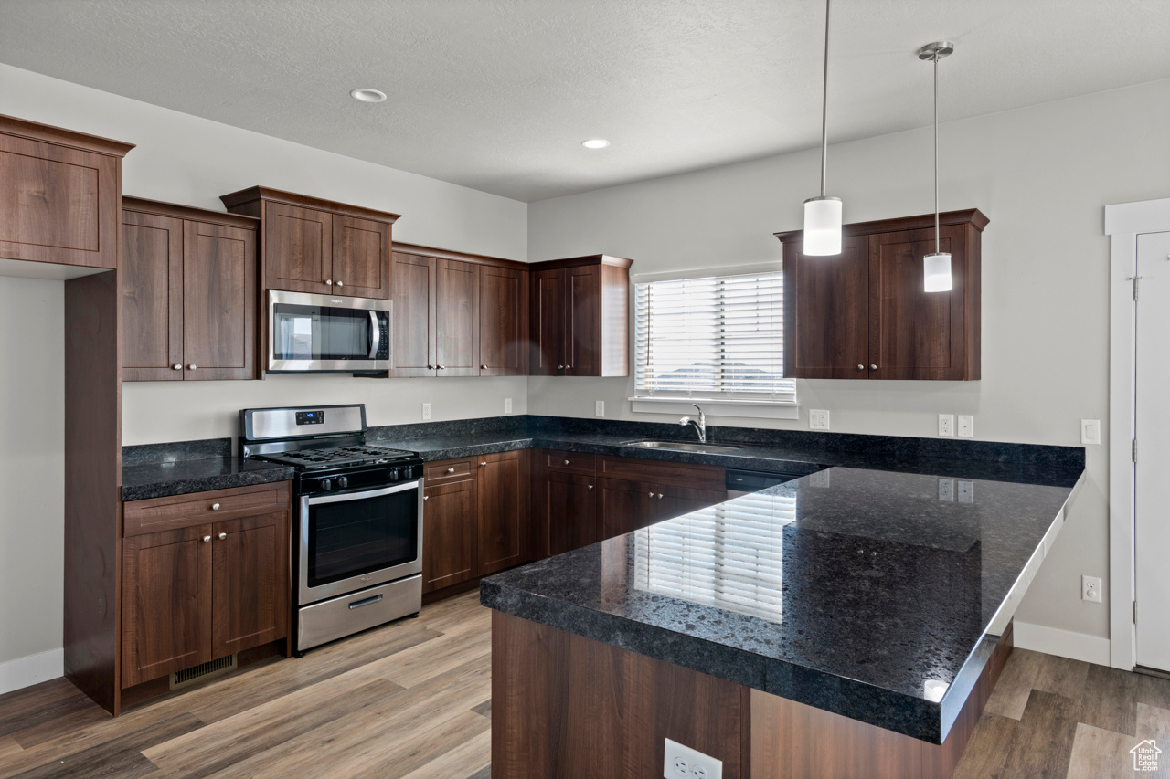 ASPEN SUMMIT AT SUNRIDGE HILLS - Residential