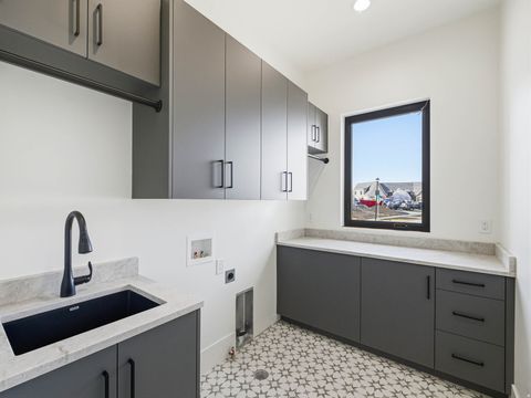 Tiny photo for 3457 S COBBLESTONE LOOP, Mapleton, UT 84664 (MLS # 2132783)