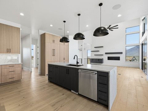 Tiny photo for 3457 S COBBLESTONE LOOP, Mapleton, UT 84664 (MLS # 2132783)