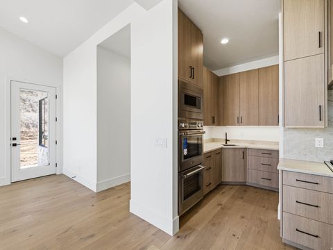 Tiny photo for 3457 S COBBLESTONE LOOP, Mapleton, UT 84664 (MLS # 2132783)