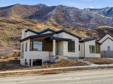 Tiny photo for 3457 S COBBLESTONE LOOP, Mapleton, UT 84664 (MLS # 2132783)