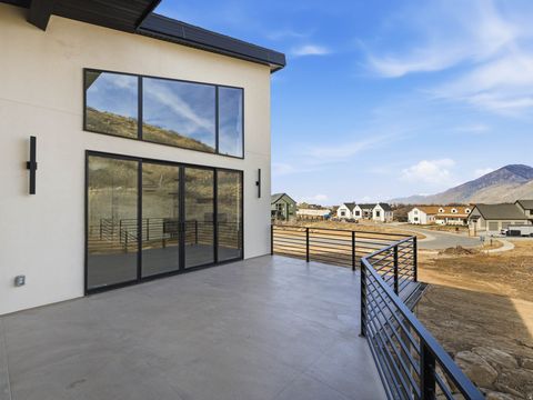 Tiny photo for 3457 S COBBLESTONE LOOP, Mapleton, UT 84664 (MLS # 2132783)