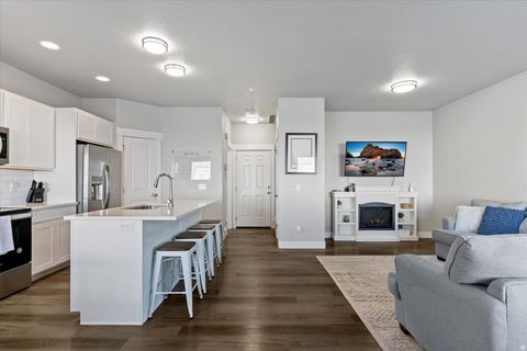 Tiny photo for 463 E LONDON WAY, Clearfield, UT 84015 (MLS # 2130887)