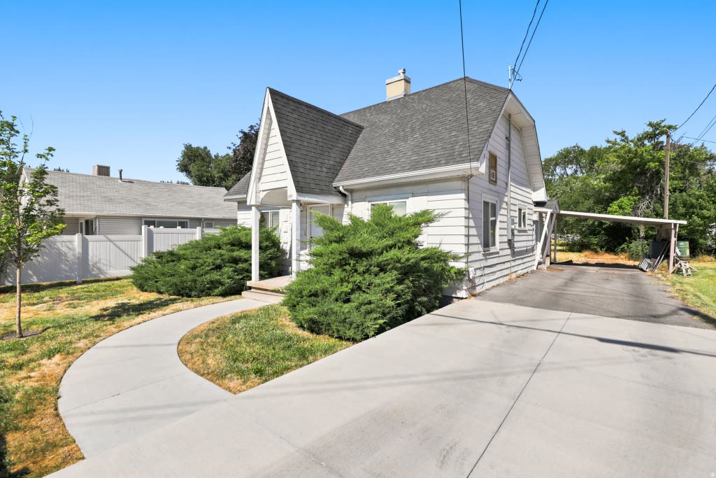 Photo of 350 N 1100 W, West Bountiful, UT 84087 (MLS # 2173726)